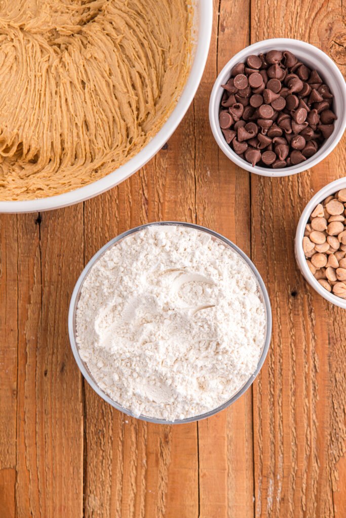 chocolate chip cookies batter